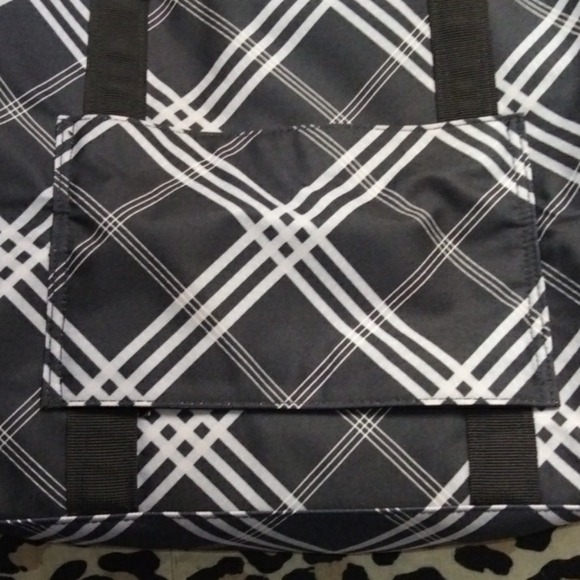 NWT Summer and Rose Duffle Bag in Black Plaid - Picture 9 of 16